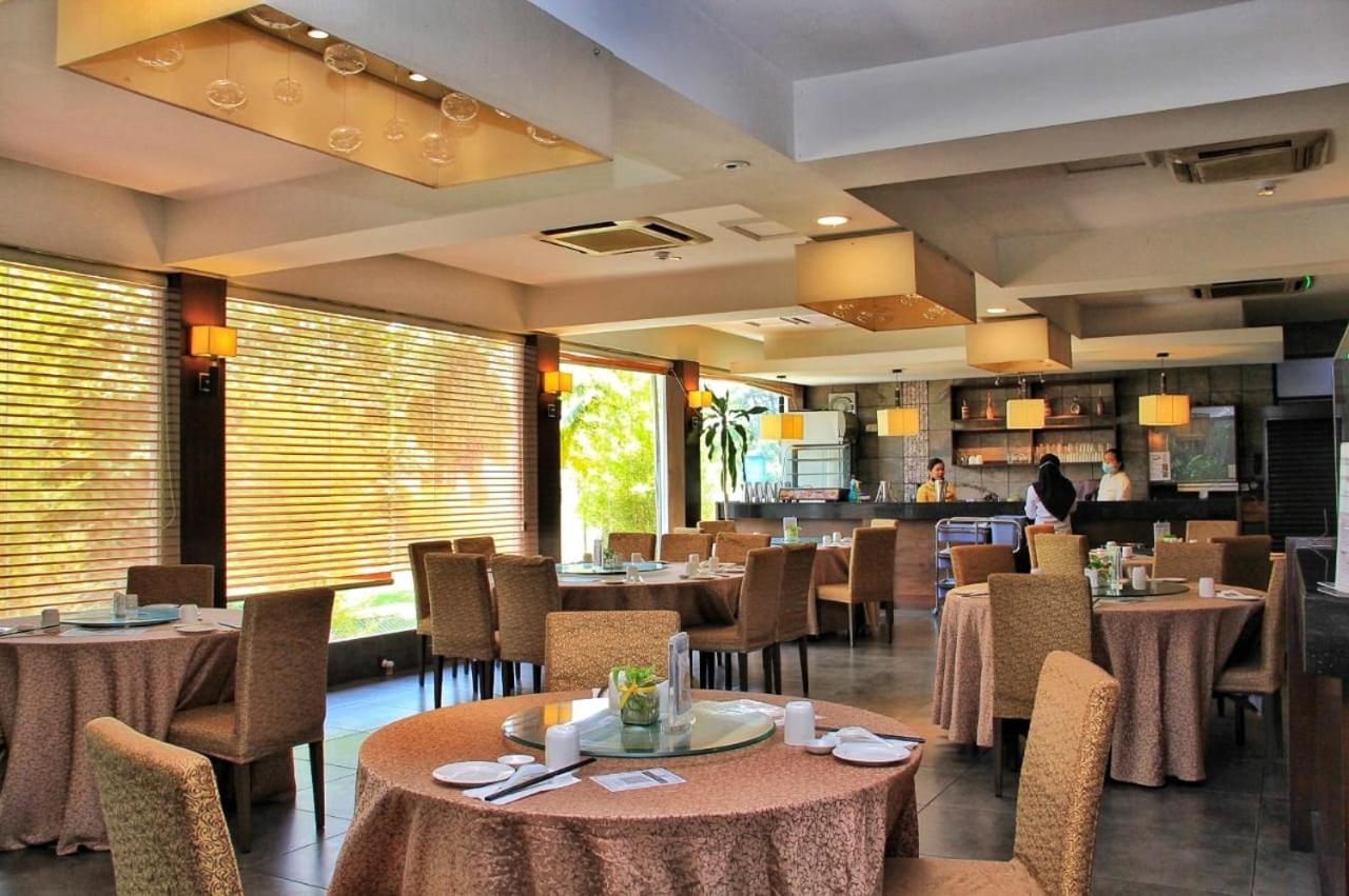 Tiara Labuan Hotel Ngoại thất bức ảnh