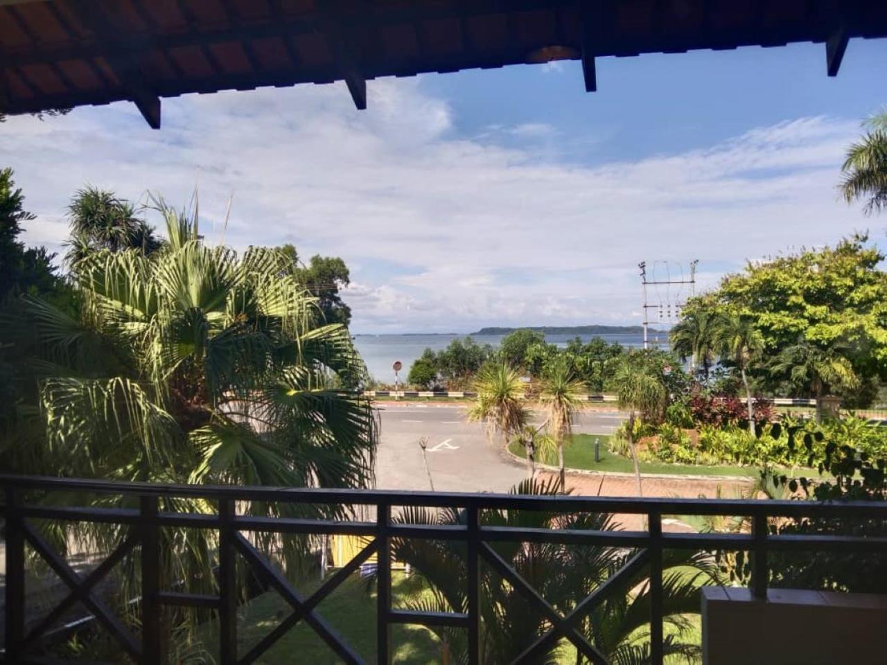 Tiara Labuan Hotel Ngoại thất bức ảnh