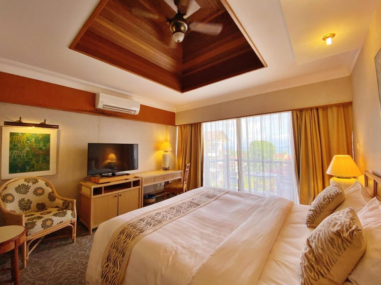 Tiara Labuan Hotel Ngoại thất bức ảnh