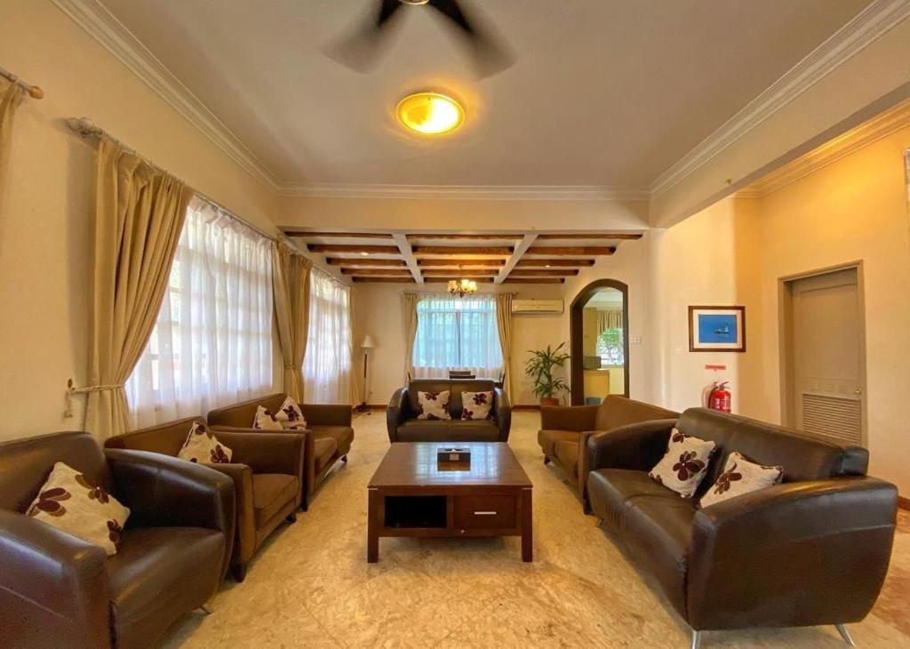 Tiara Labuan Hotel Ngoại thất bức ảnh