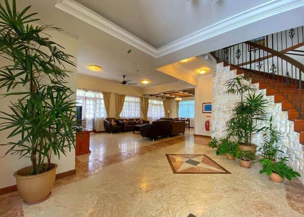 Tiara Labuan Hotel Ngoại thất bức ảnh